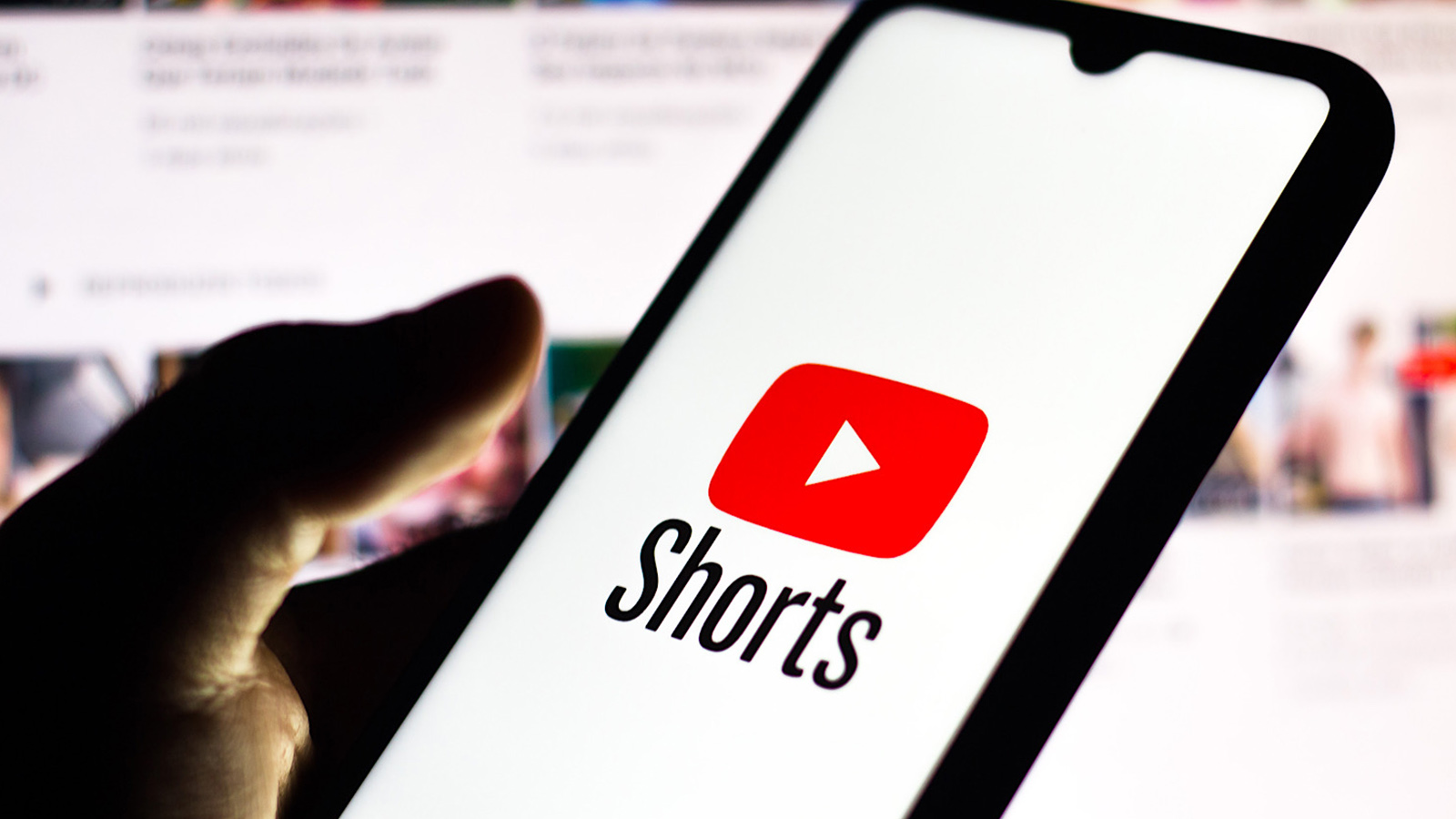 YouTube Shorts sẽ bắt đầu thêm các watermarks vào video của mình